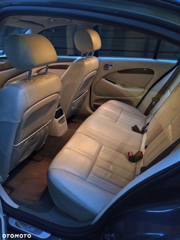 Jaguar S-Type 3.0 V6 Executive - 10