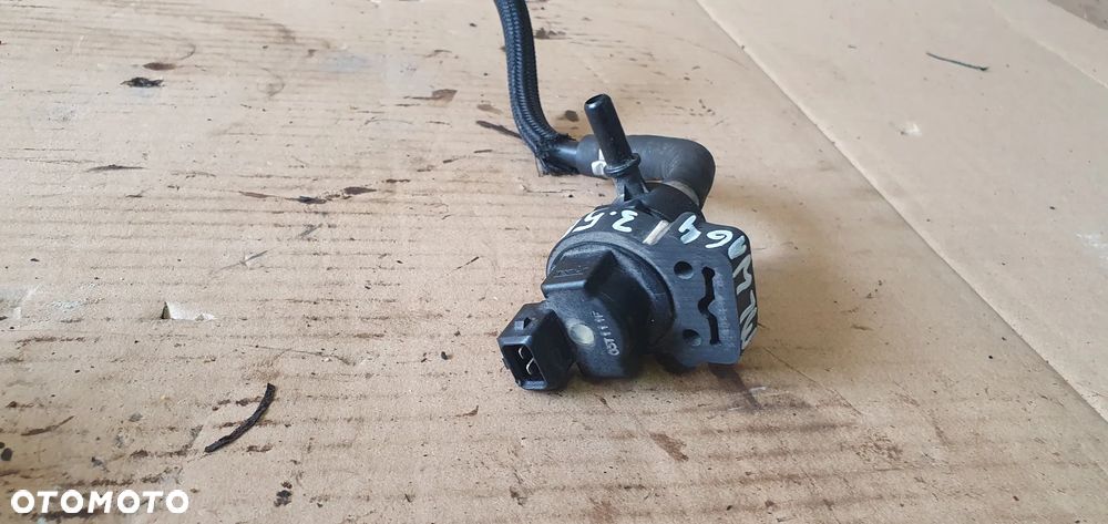 Zawór zaworek podciśnienia Mercedes ML W164 3.5 V6 A0004703993 - 3