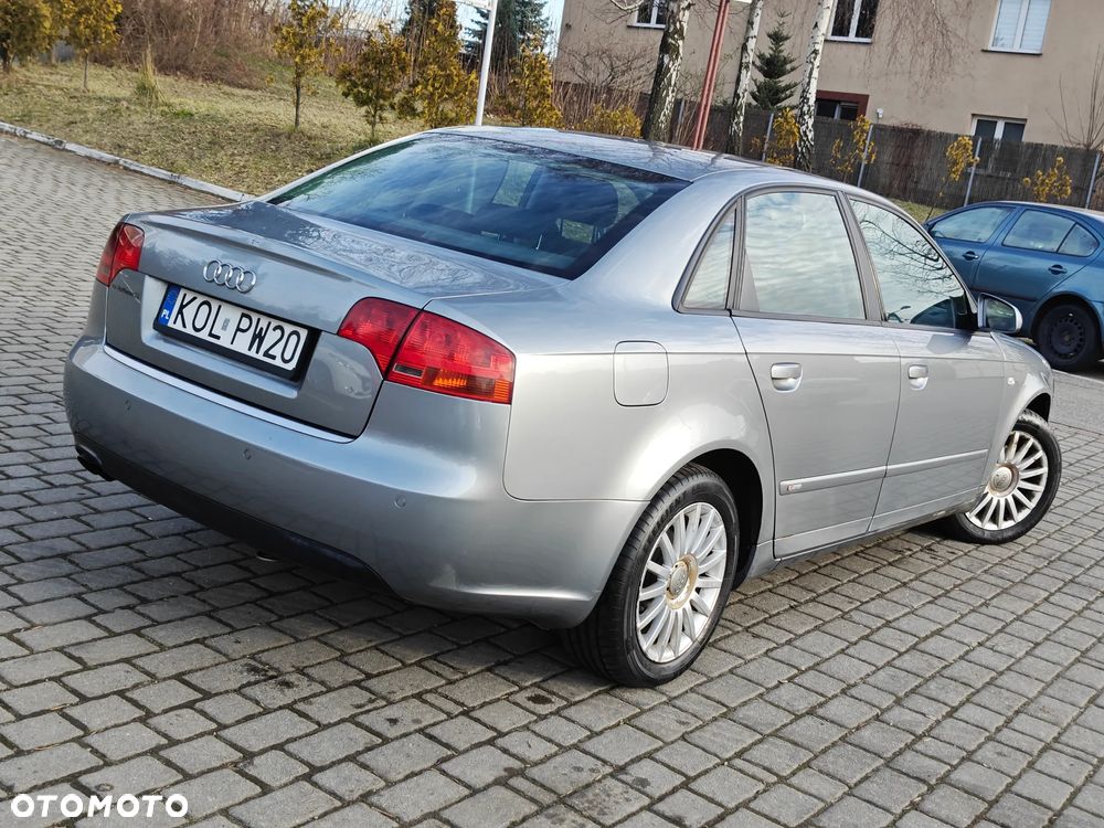 Audi A4 Limousine - 1