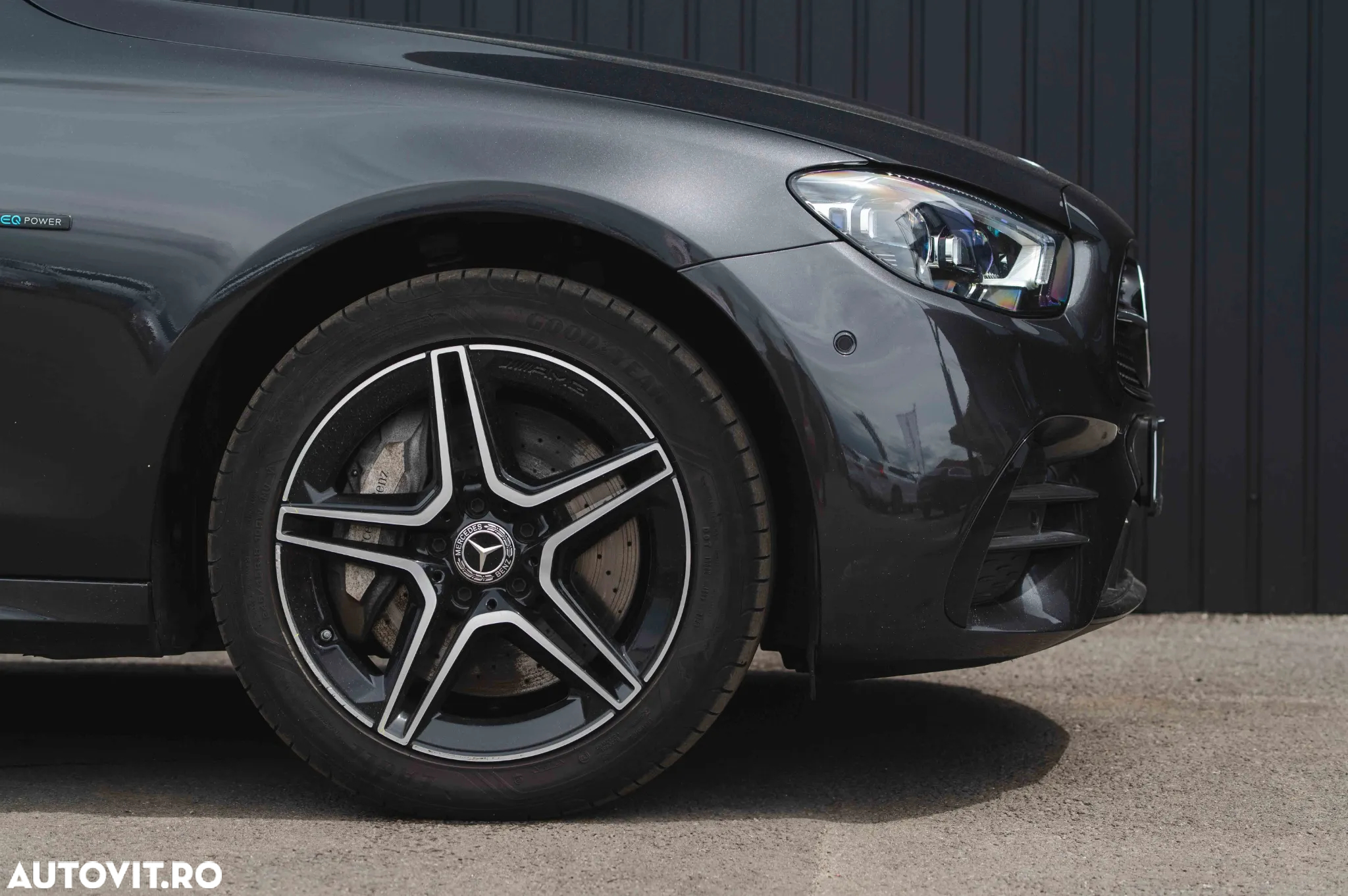 Mercedes-Benz E 300e 4Matic 9G-TRONIC Edition AMG Line - 13