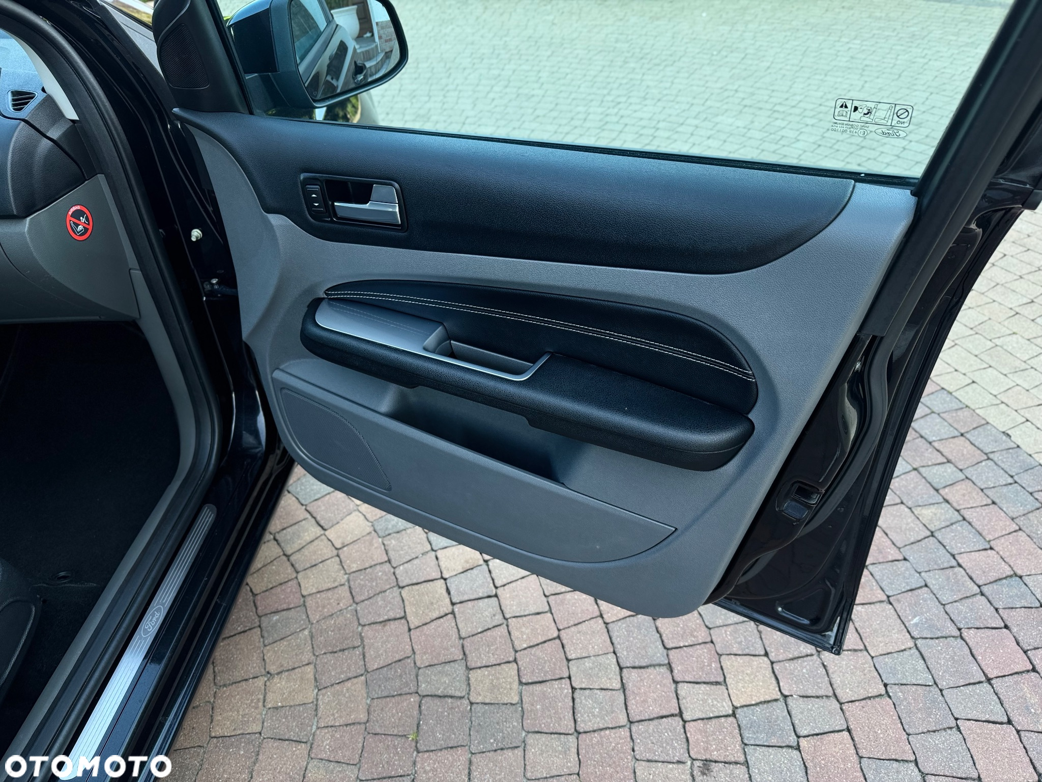Ford Focus 2.0 ZX5 SE - 29