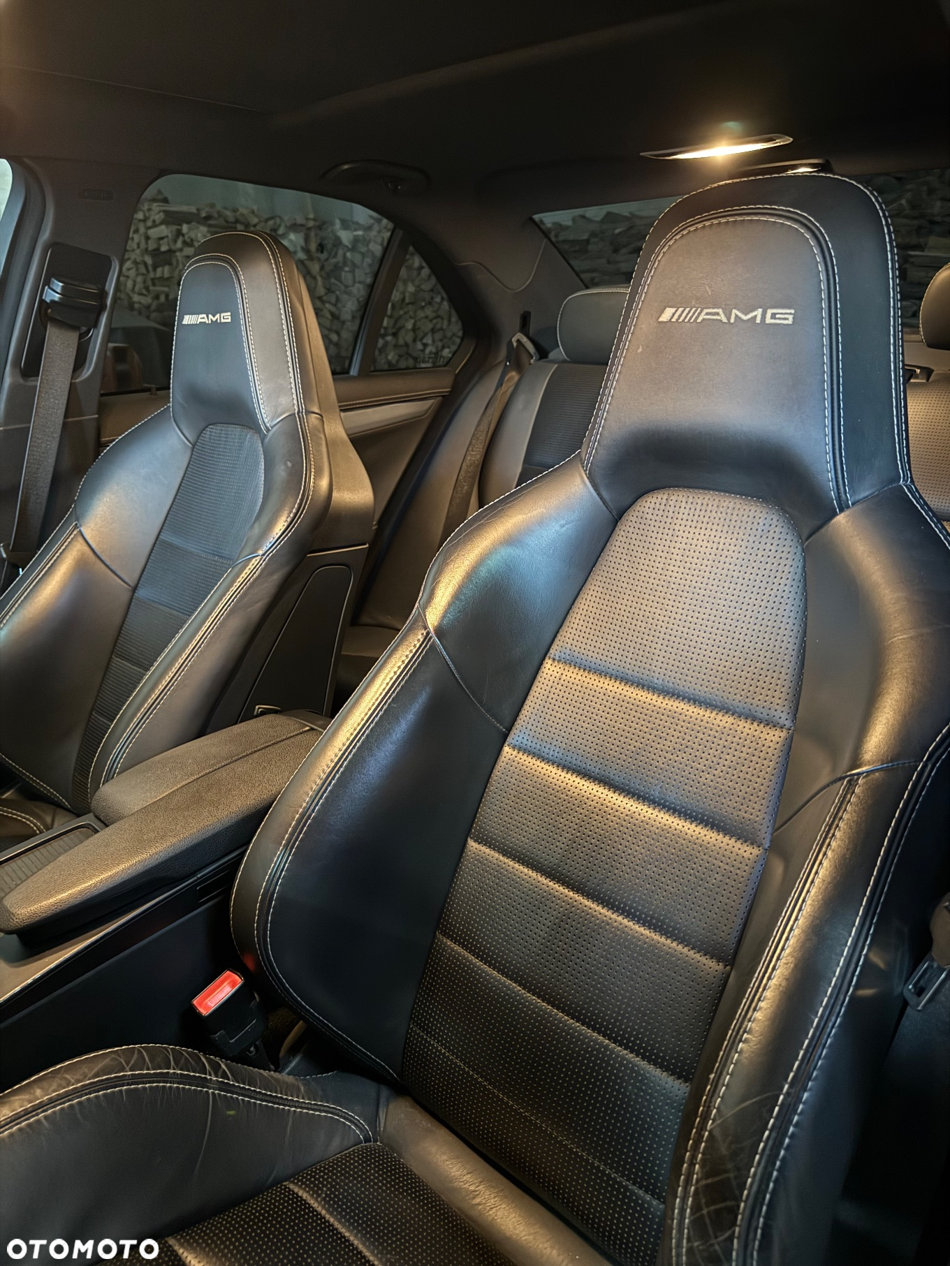 Mercedes-Benz Klasa C 63 AMG - 9