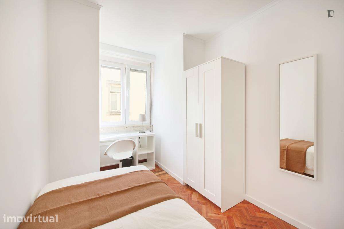 Quarto - localizado em São Sebastião Lisbon - Grande imagem: 5/36