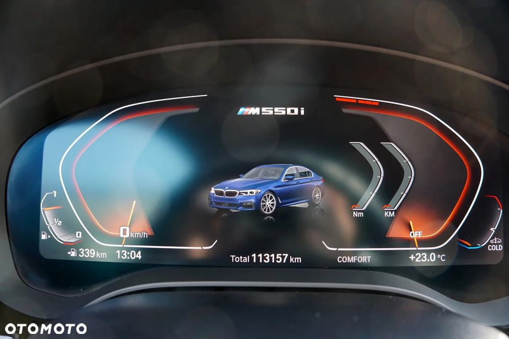 BMW Seria 5 M550i xDrive sport - 40