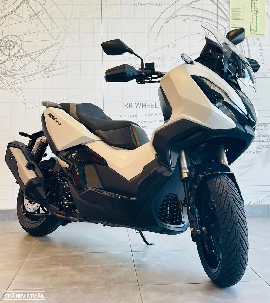 Honda ADV 350 - 1