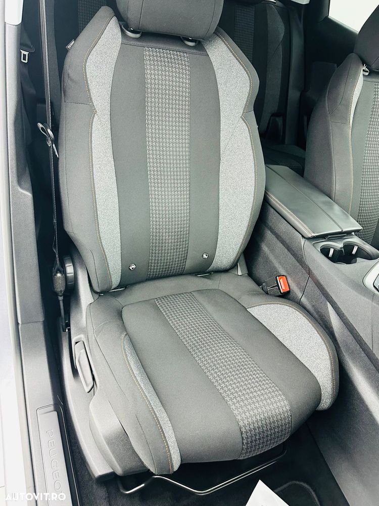 Peugeot 3008 1.2 PureTech Turbo S&S Active - 17