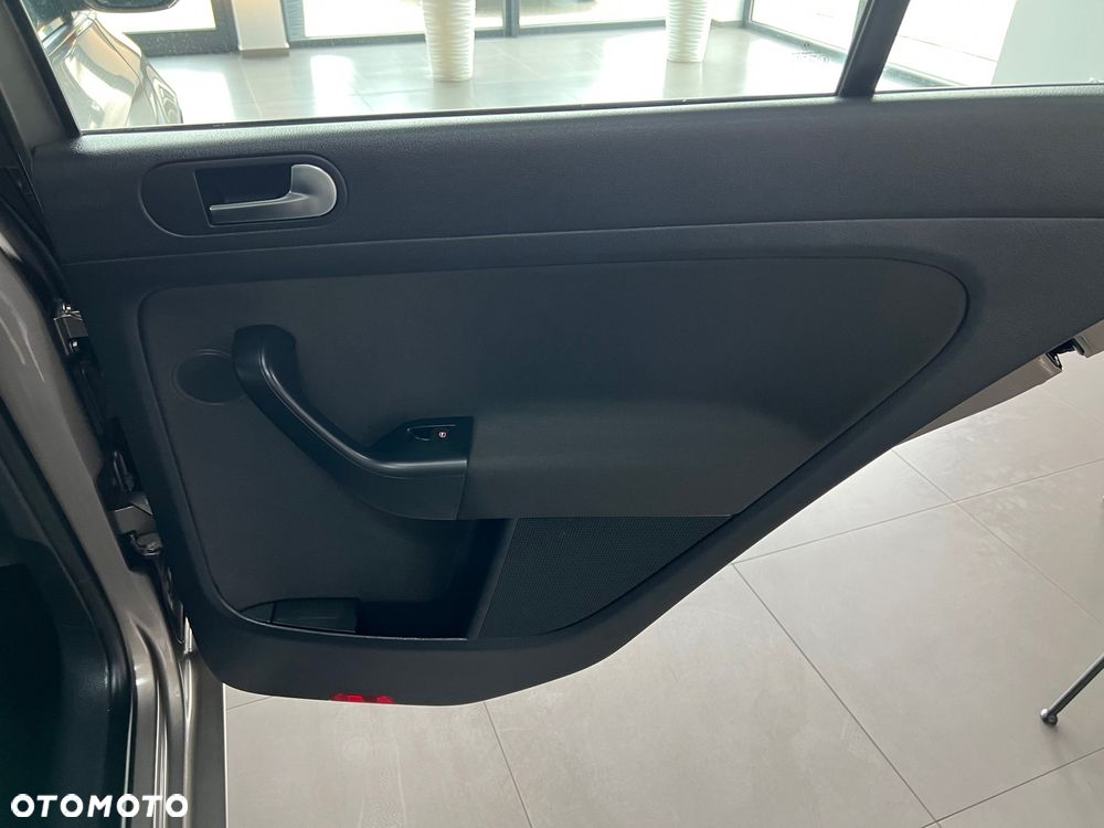 Volkswagen Golf Plus - 33