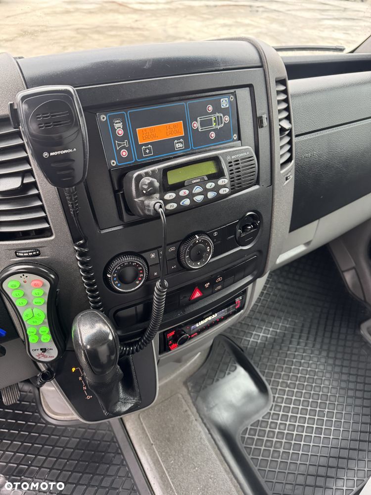 Mercedes-Benz Sprinter 319 Karetka Pogotowia Ambulans - 7