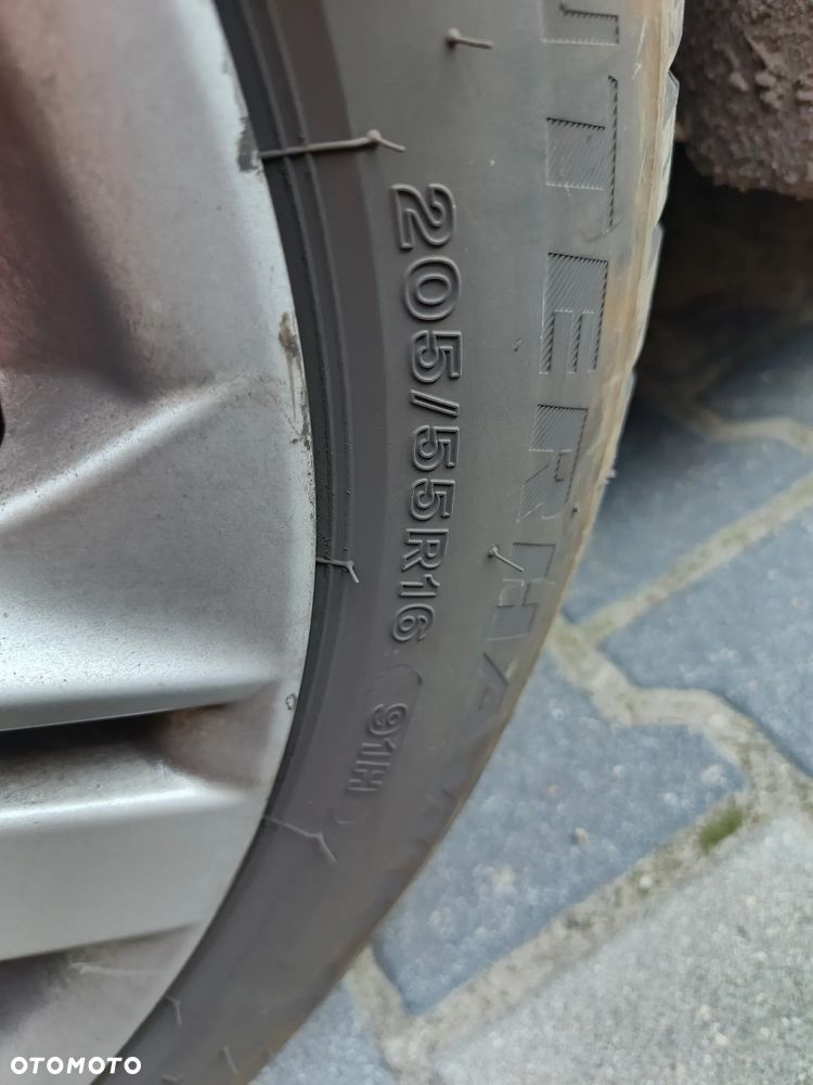 Toyota Corolla 2.0 Hybrid Comfort - 12