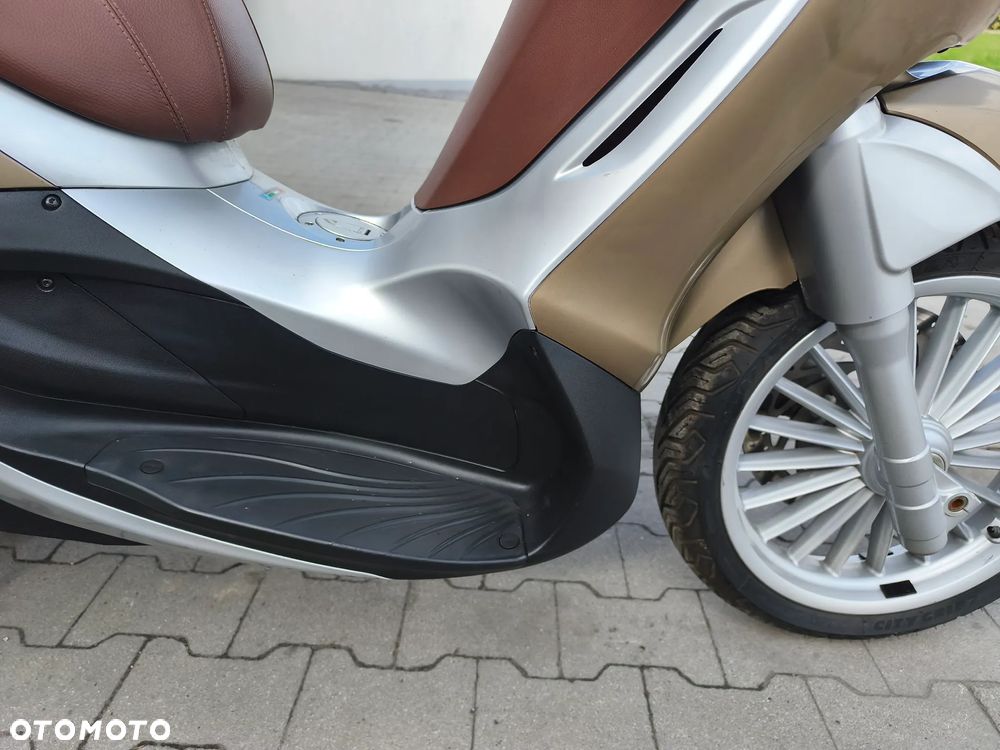 Piaggio Beverly - 19