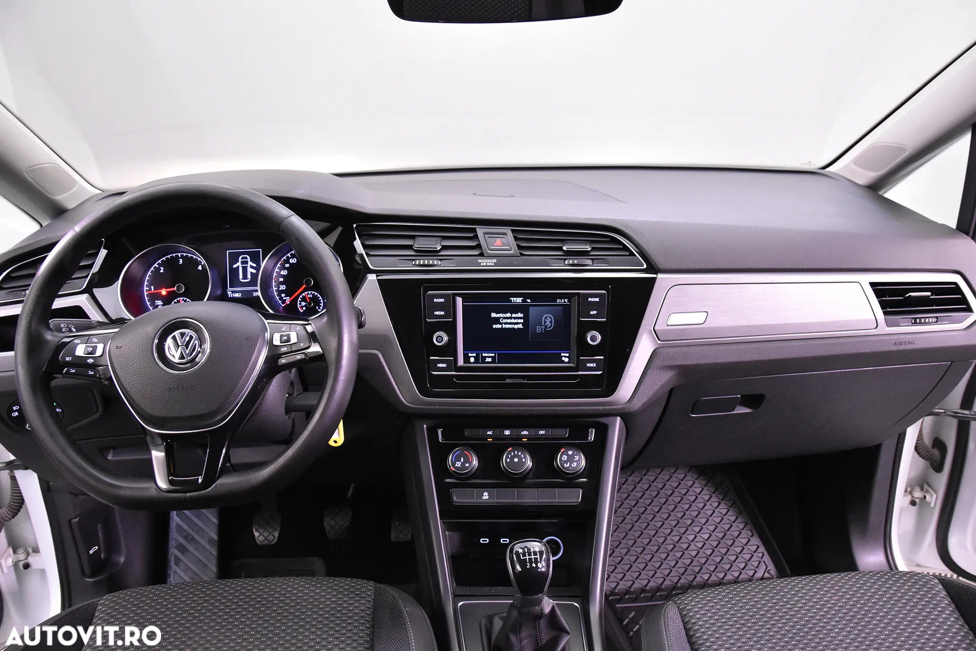 Volkswagen Touran - 9