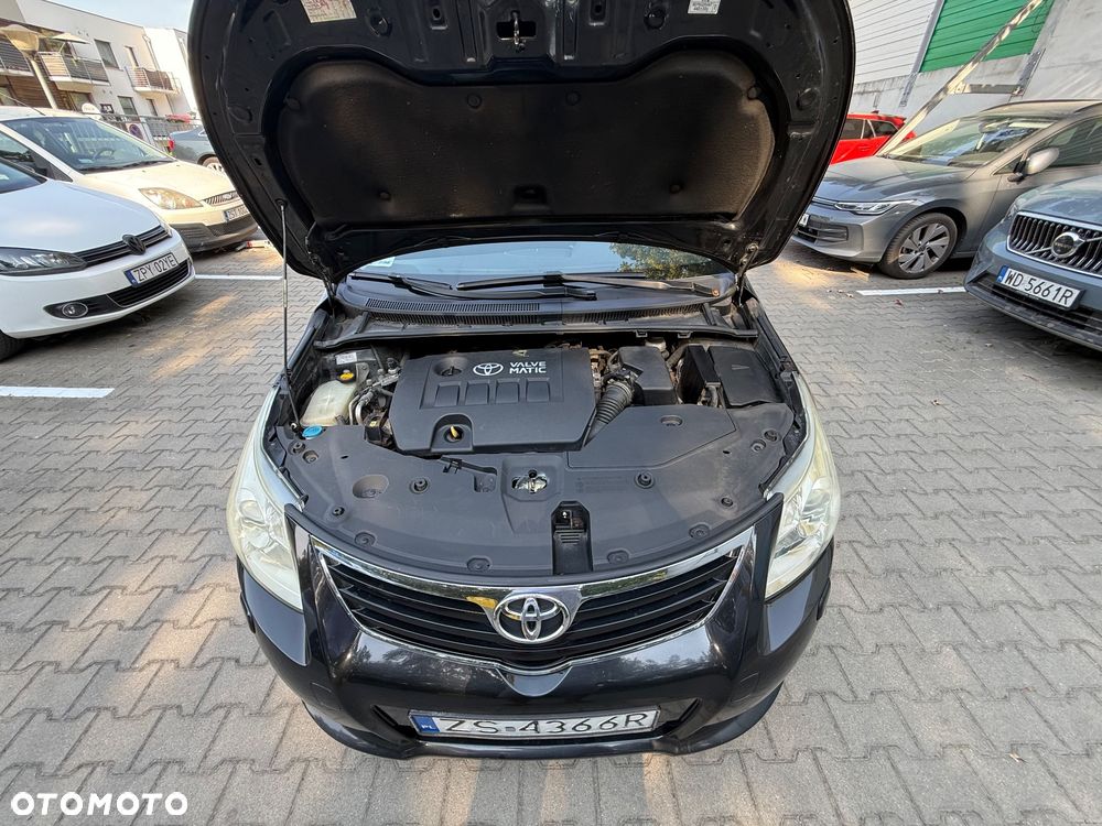 Toyota Avensis - 11