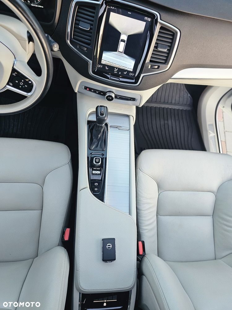 Volvo XC 90 - 8