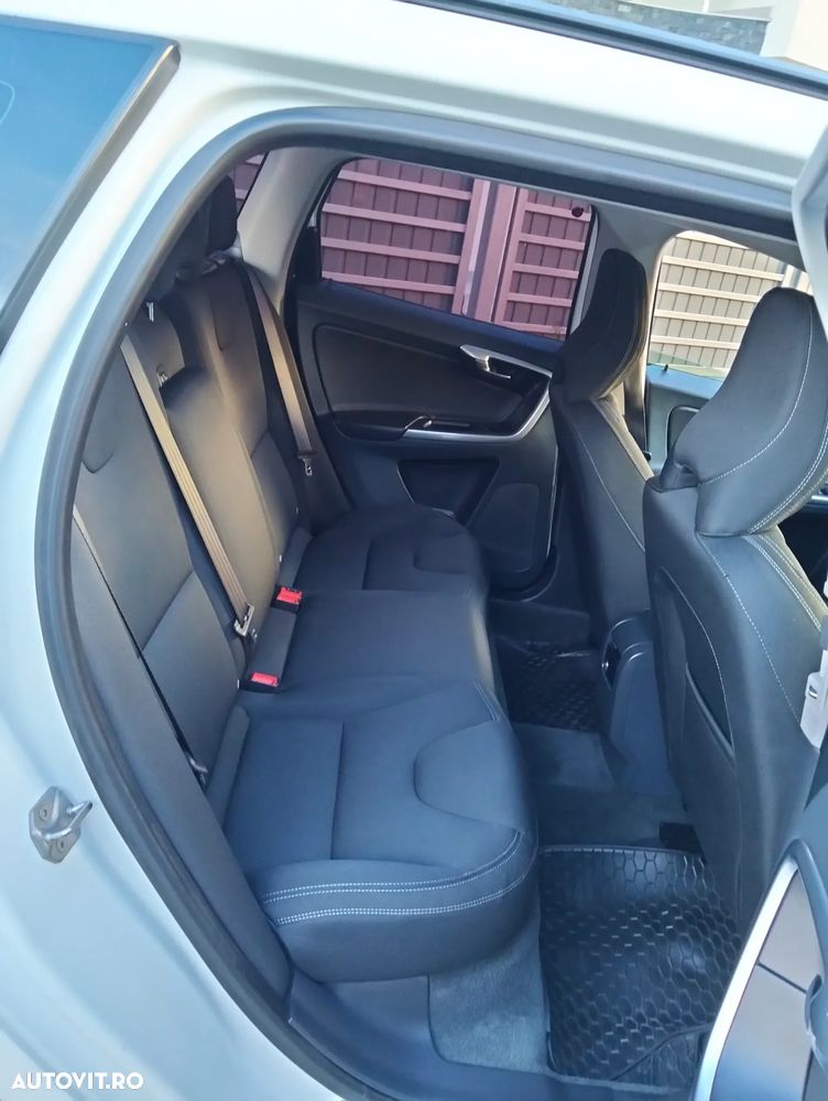 Volvo XC 60 D3 Geartronic Momentum - 15