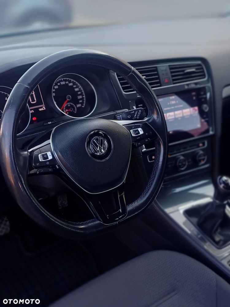 Volkswagen Golf - 15