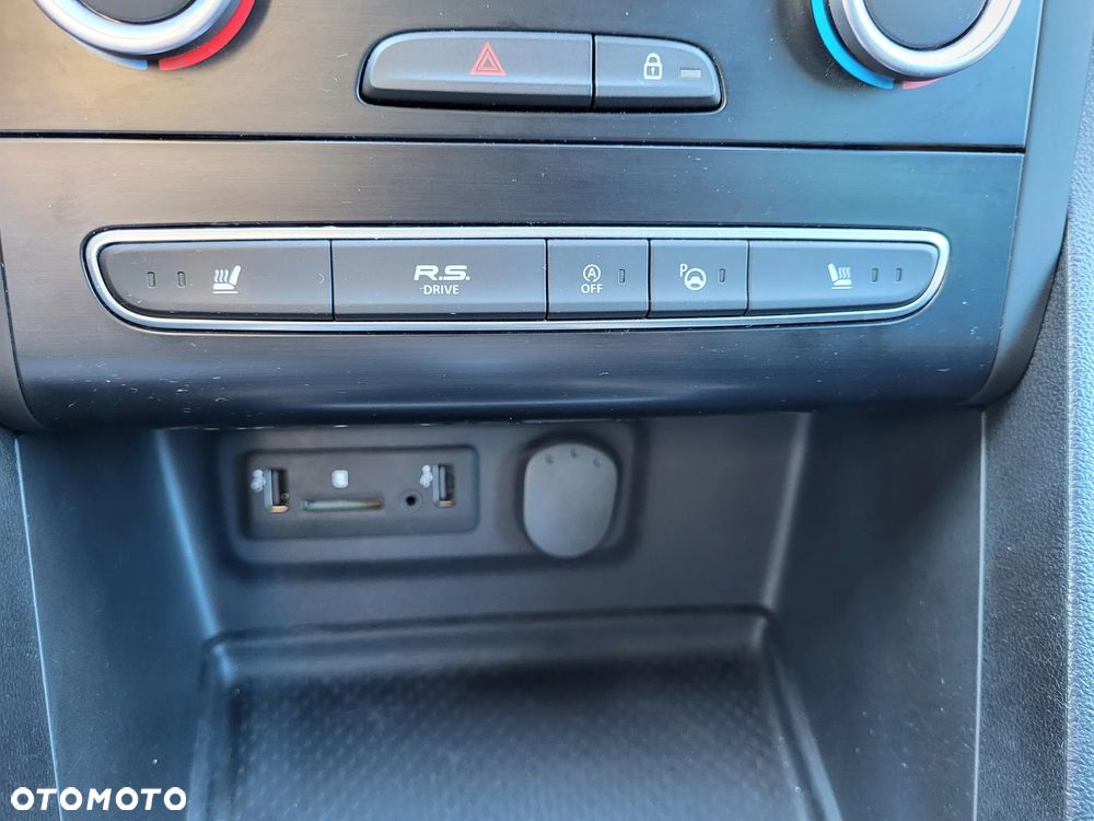 Renault Megane ENERGY TCe 205 EDC GT - 27