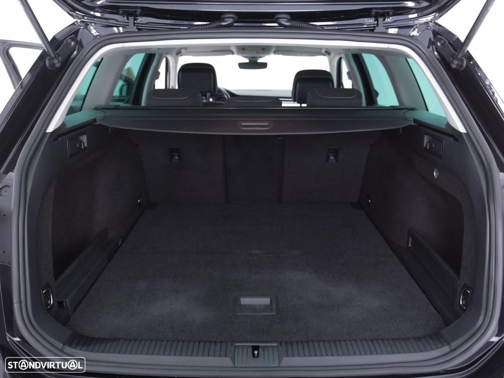 VW Passat Variant 2.0 TDI Business DSG - 12