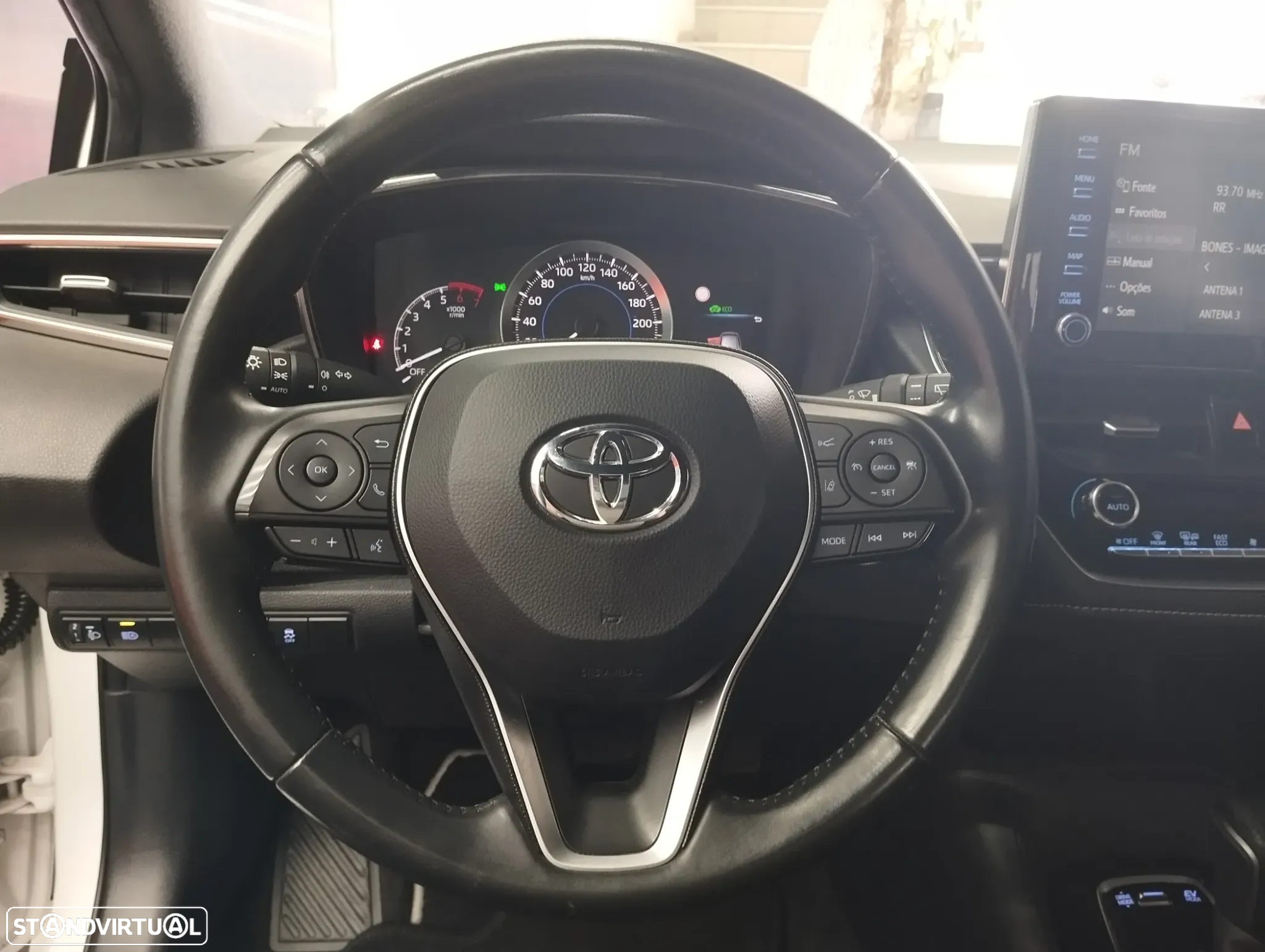 Toyota Corolla 1.8 Hybrid Comfort - 18
