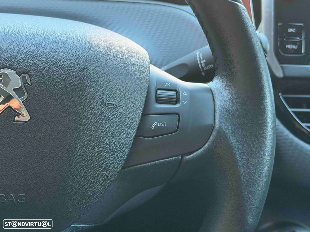 Peugeot 208 1.6 BlueHDi Style - 38