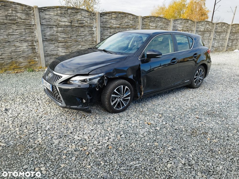 Lexus CT - 1