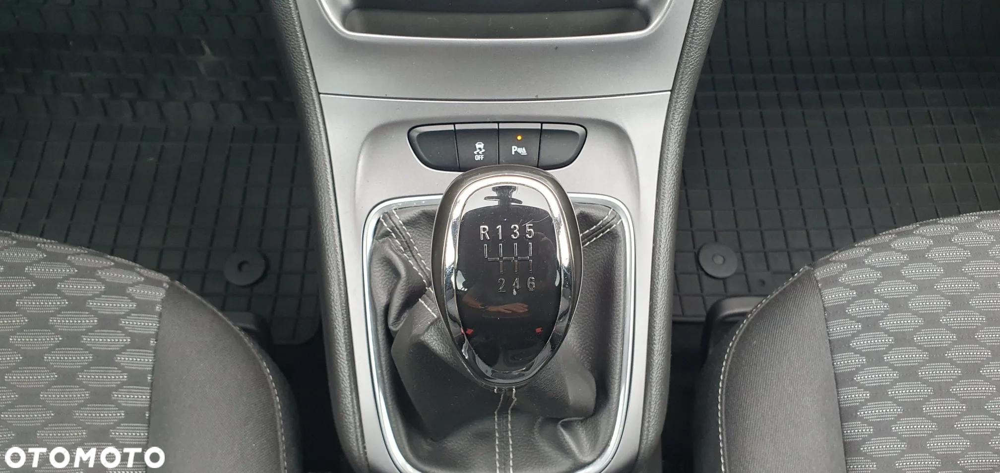 Opel Astra IV 1.6 CDTI Essentia - 25