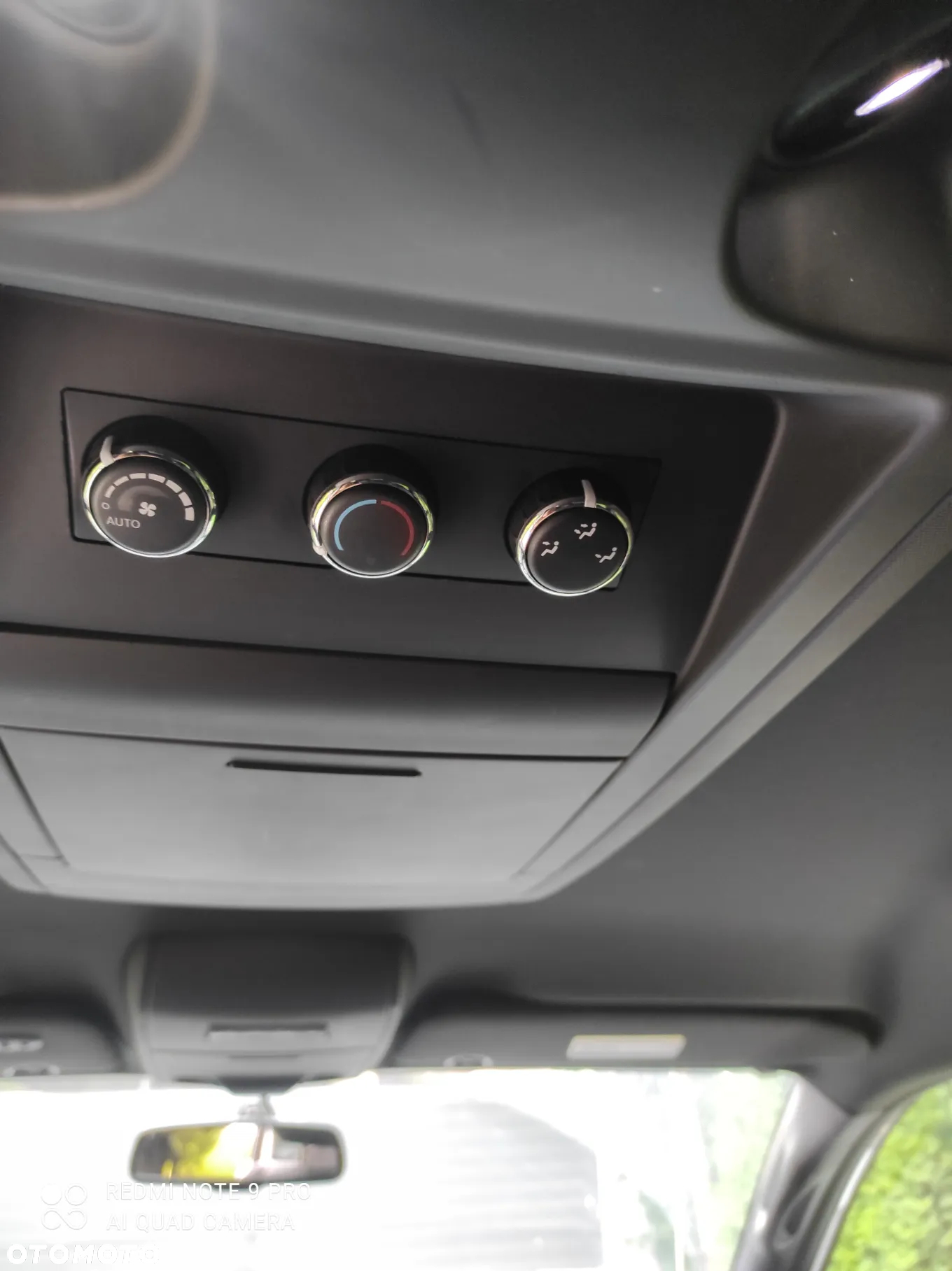 Dodge Grand Caravan - 40