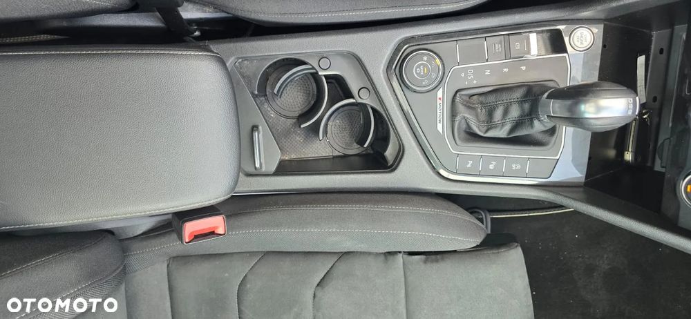 Volkswagen Tiguan 2.0 TDI SCR 4MOTION DSG R-Line - 19