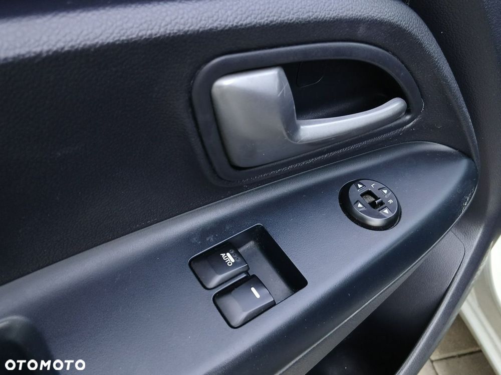 Kia Rio 1.2 L - 16