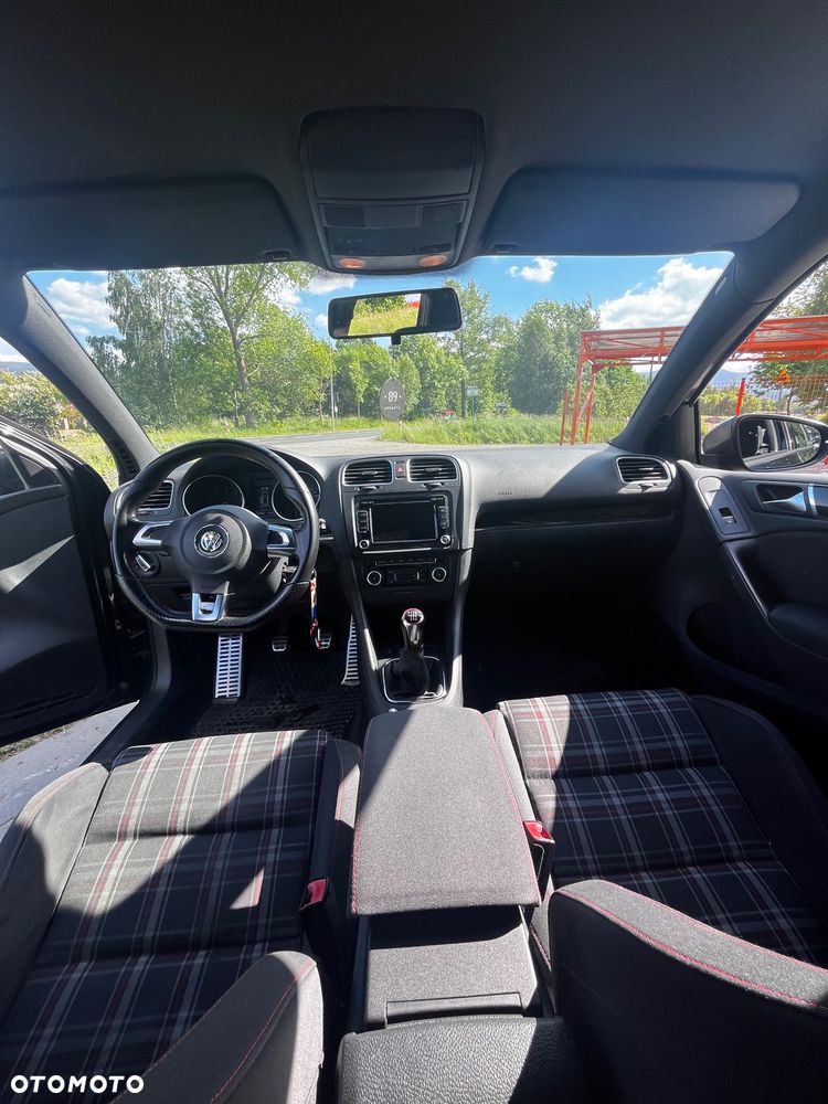 Volkswagen Golf - 12
