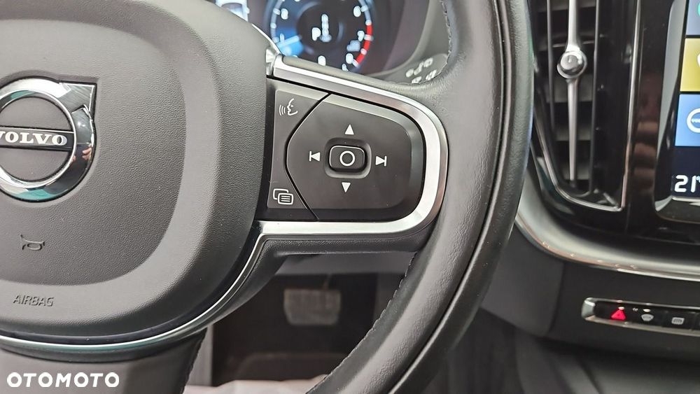 Volvo XC 60 B4 B Momentum Pro - 14