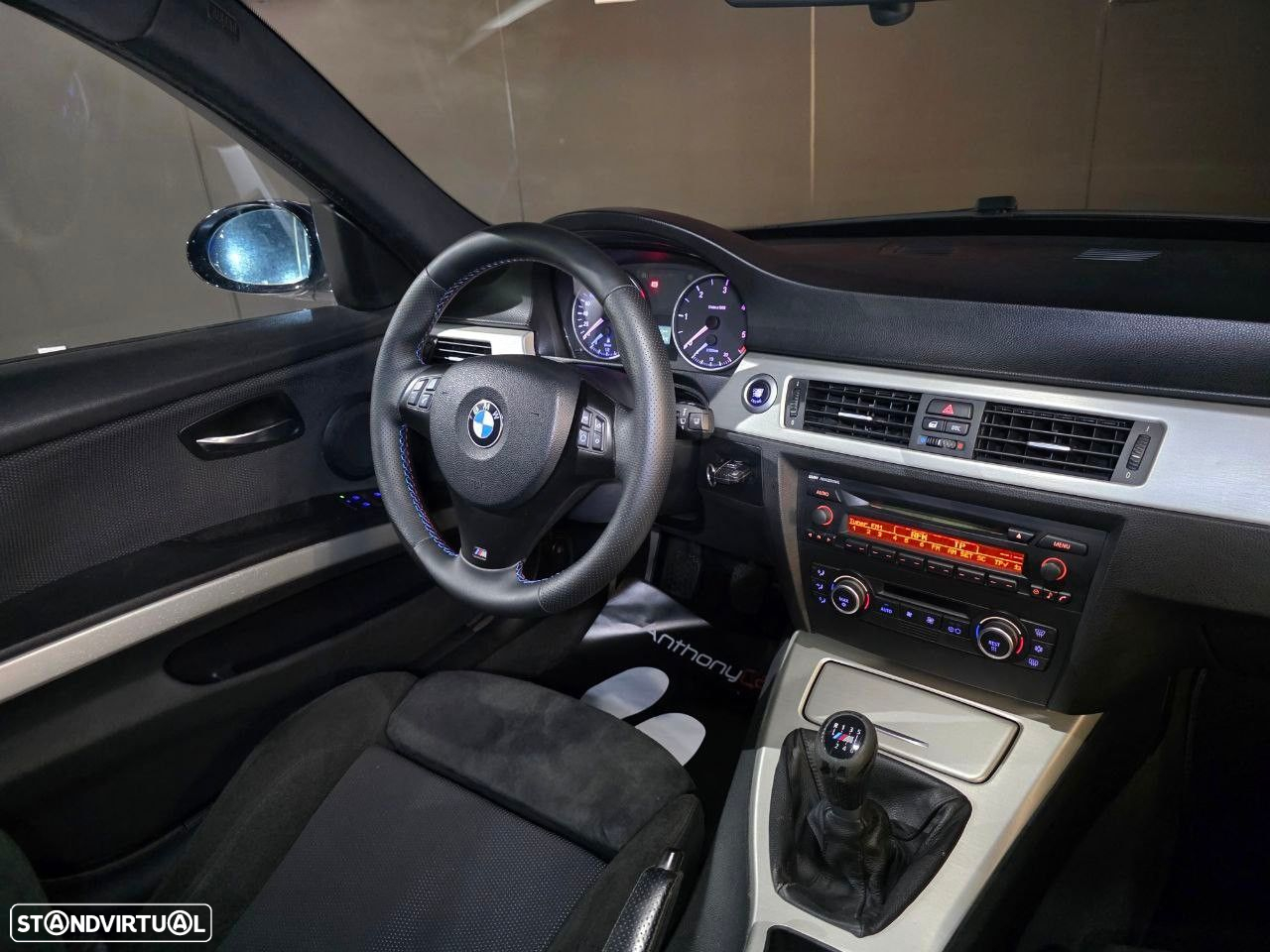BMW 320 d Touring Exclusive - 8
