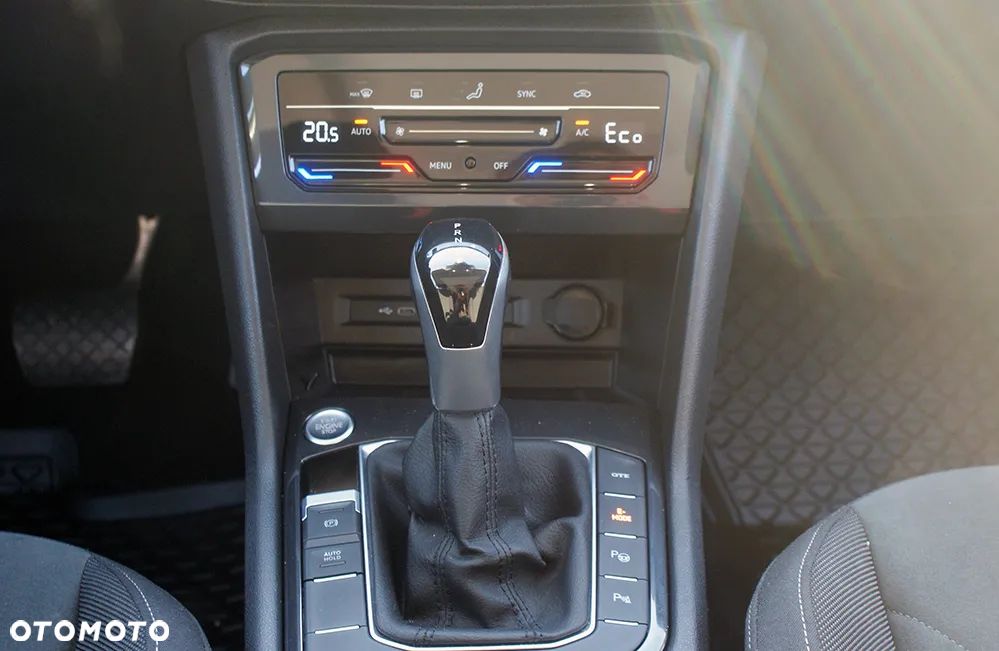 Volkswagen Tiguan 1.5 eHybrid OPF DSG Elegance - 23