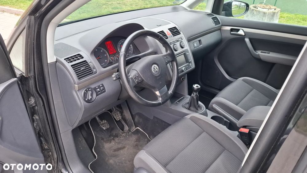 Volkswagen Touran - 8