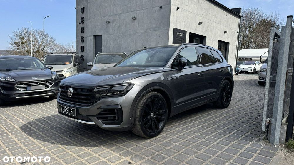 Volkswagen Touareg - 1