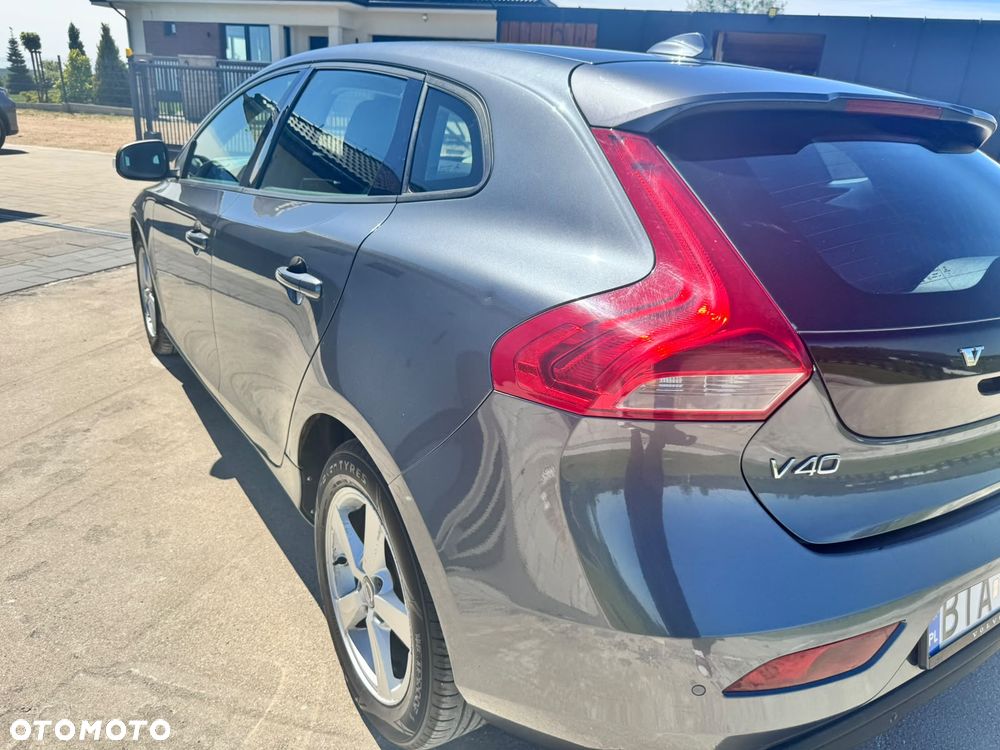 Volvo V40 T3 Momentum - 5