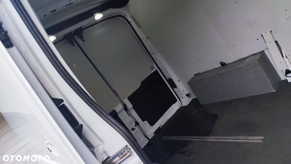 Ford Transit - 18