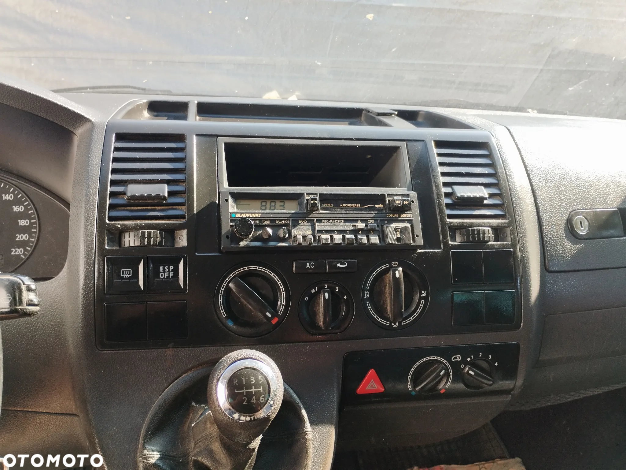 Volkswagen Multivan - 12