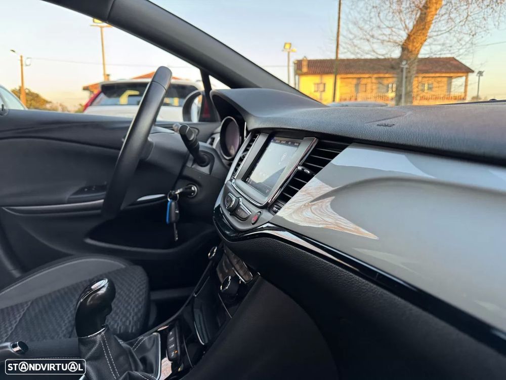 Opel Astra 1.2 T GS Line - 30