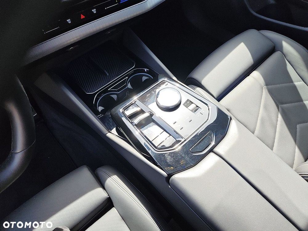BMW Seria 5 520d xDrive mHEV M Sport - 17
