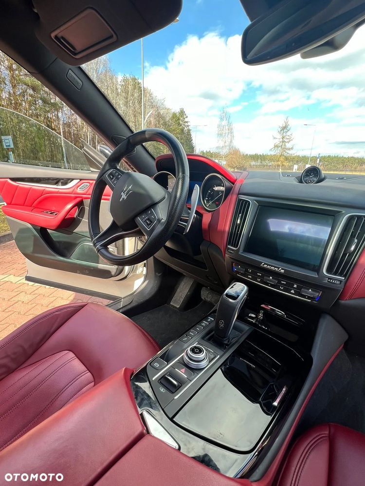 Maserati Levante Modena S - 10