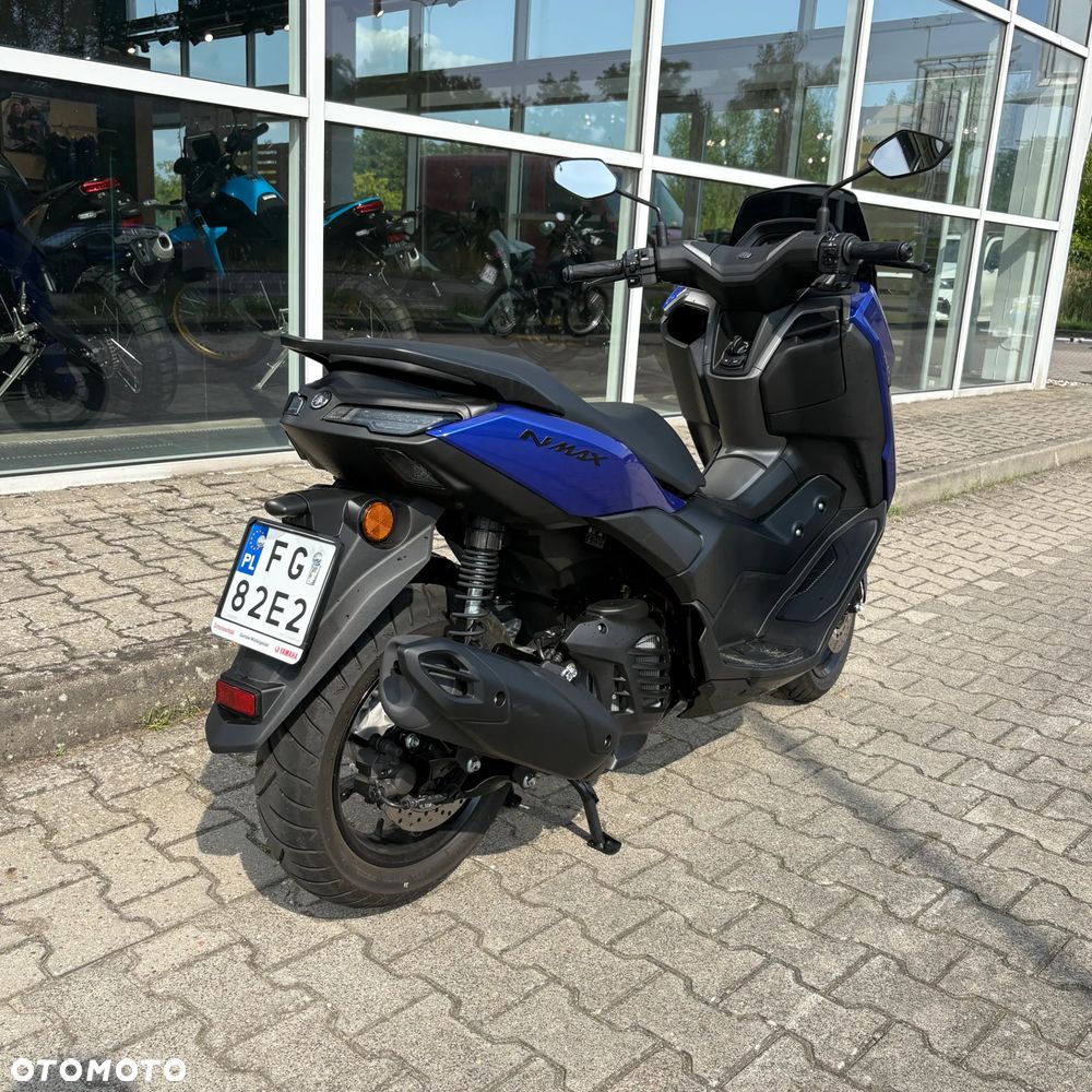 Yamaha NMAX - 4