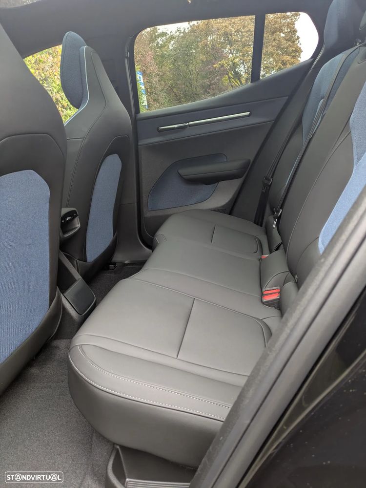 Volvo EX30 69 kWh Single Motor Extended Range Ultra - 13