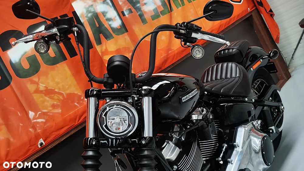 Harley-Davidson Softail Street Bob - 21