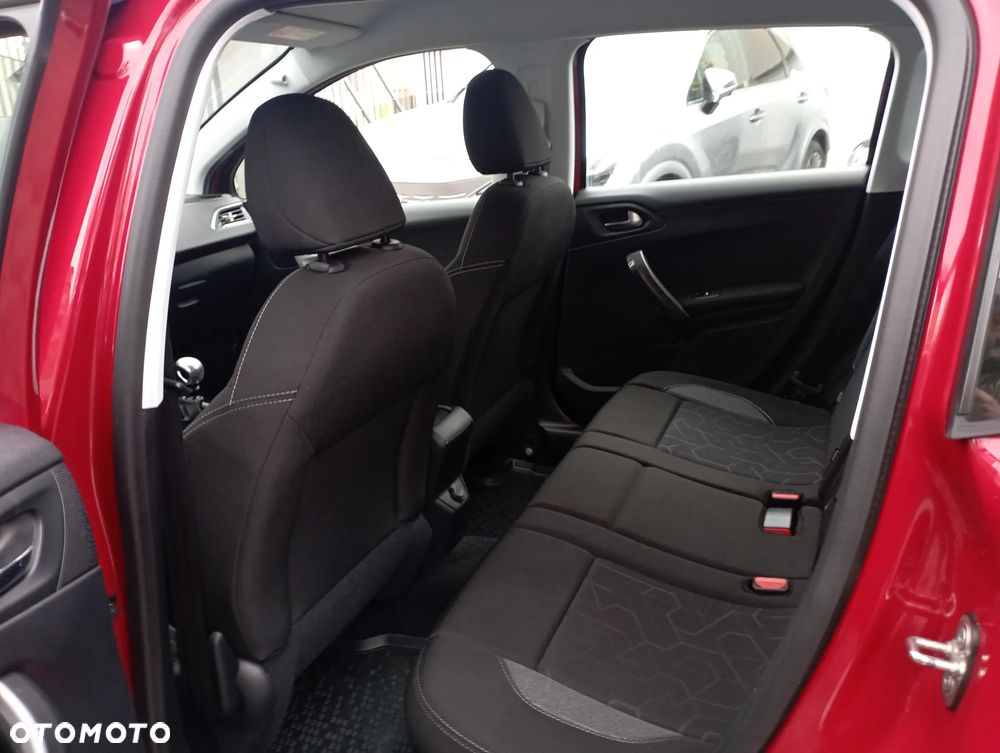 Peugeot 2008 1.2 Pure Tech GPF Active S&S - 11