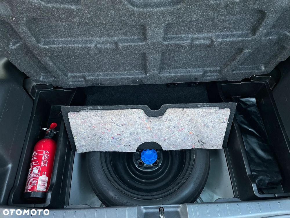 Toyota Yaris 1.3 Luna - 38
