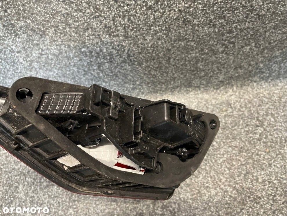 SEAT LEON III 5F0 HB LIFT 16+ LED LEWA TYLNA LAMPA KLAPA ORYGINAŁ 90042925 - 2