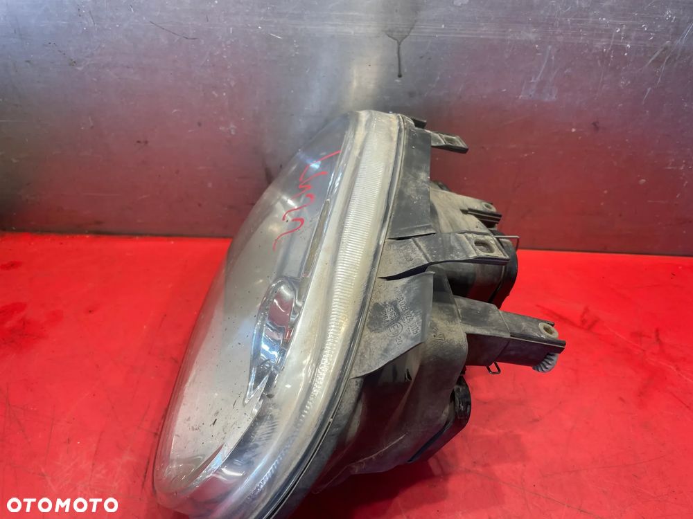 Lampa przednia prawa VW Golf 4 - 6
