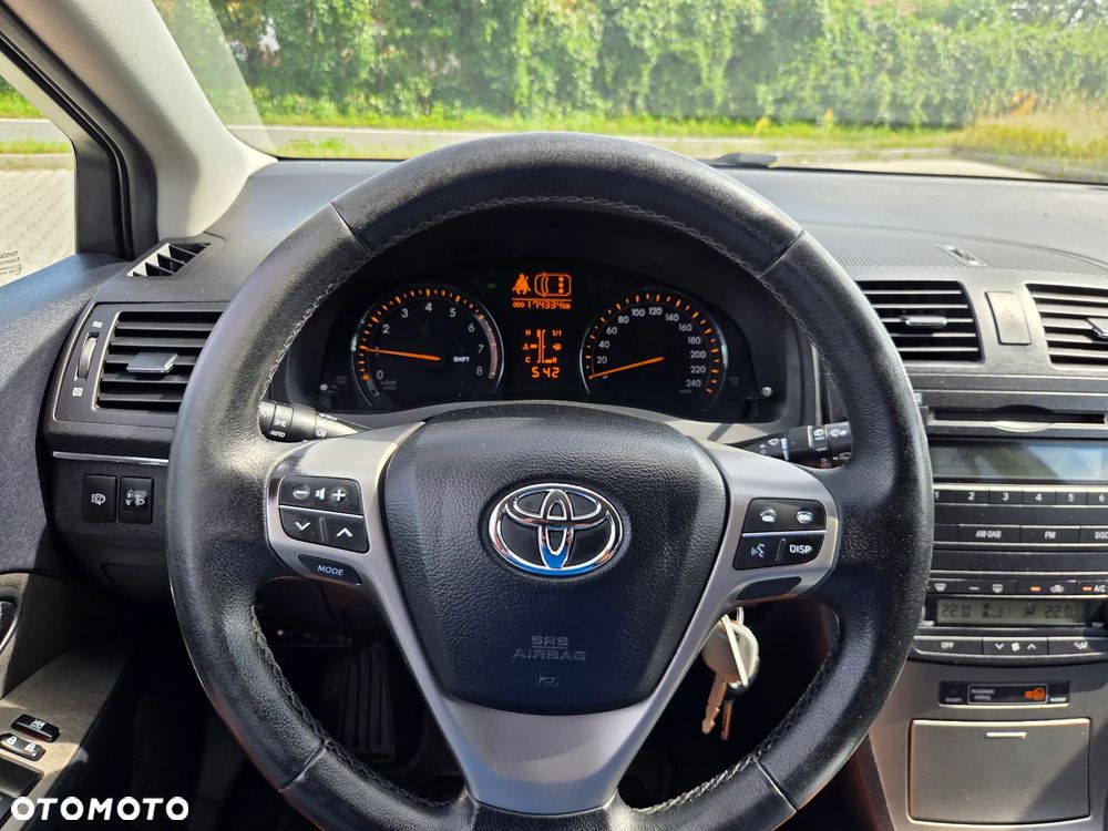 Toyota Avensis - 15
