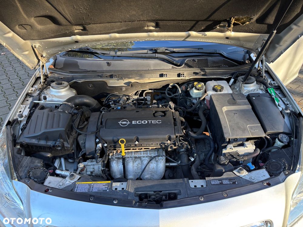 Opel Insignia 1.6 - 12
