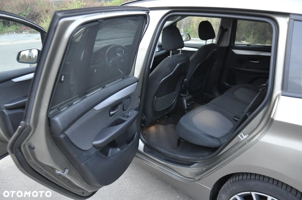 BMW Seria 2 220d Gran Tourer Advantage - 16